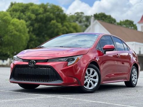 Used 2020 Toyota Corolla LE FWD image 1