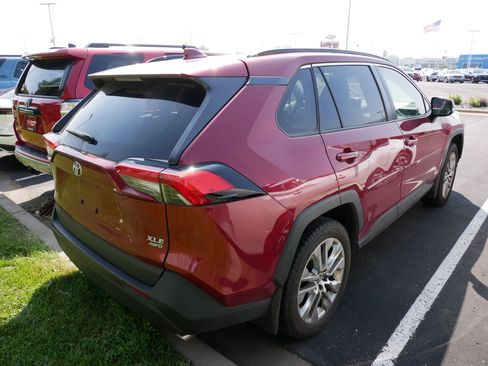 Certified 2020 Toyota RAV4 XLE Premium AWD/4WD image 2