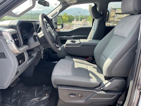 New 2026 Ford F250 XLT w/ FX4 Off-Road Package AWD/4WD image 18