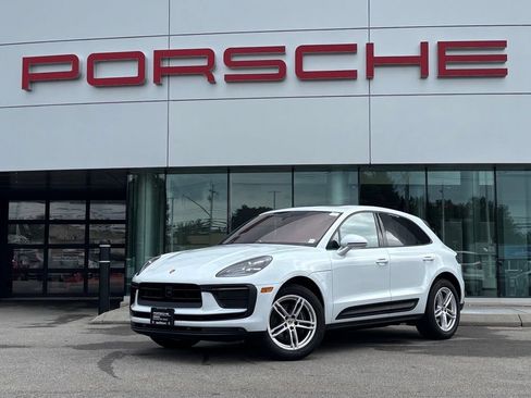 Certified 2023 Porsche Macan AWD/4WD image 1