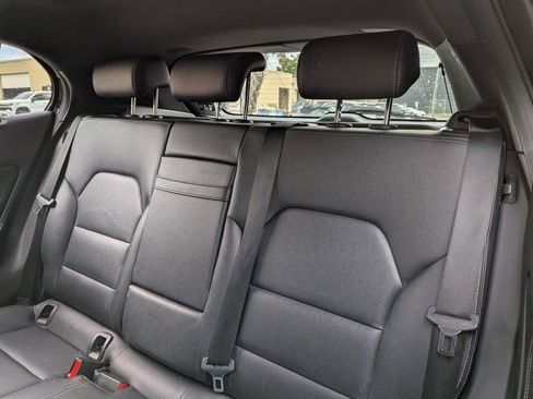 Used 2019 Mercedes-Benz GLA 250 image 13