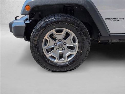 Used 2015 Jeep Wrangler Unlimited Rubicon w/ Connectivity Group AWD/4WD image 25