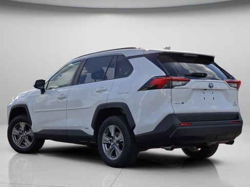 Used 2024 Toyota RAV4 LE AWD/4WD image 17