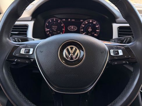 Used 2018 Volkswagen Atlas SEL Premium image 11