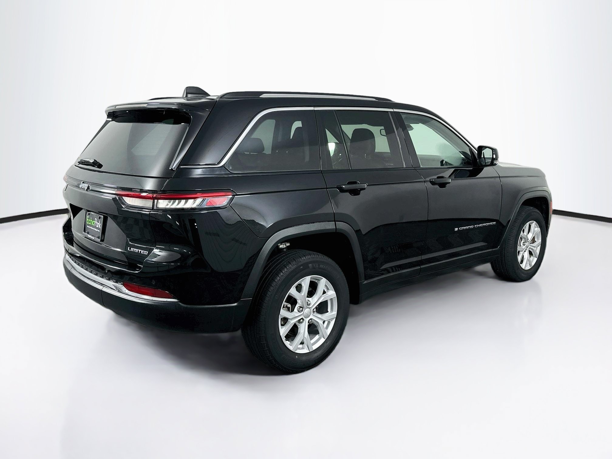 Used 2023 Jeep Grand Cherokee Limited RWD image 9