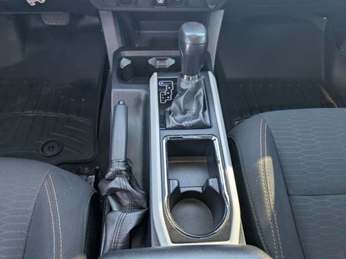 Used 2018 Toyota Tacoma SR5 image 22
