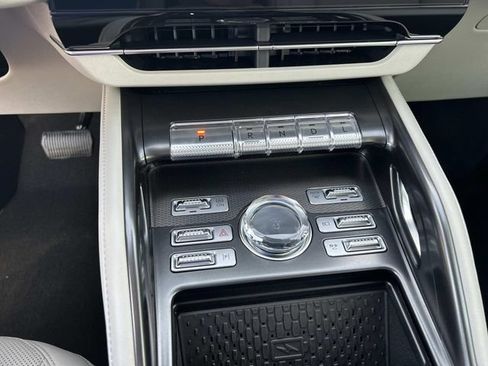 New 2026 Lincoln Nautilus Premier w/ Jet Appearance Package AWD/4WD image 18