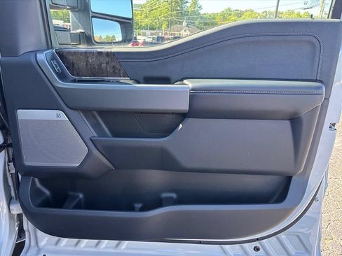 Used 2025 Ford F250 Lariat w/ Lariat Ultimate Package AWD/4WD image 14