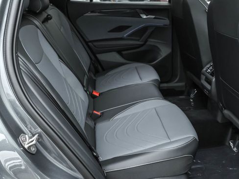 New 2025 Volkswagen Tiguan SE R-Line image 38