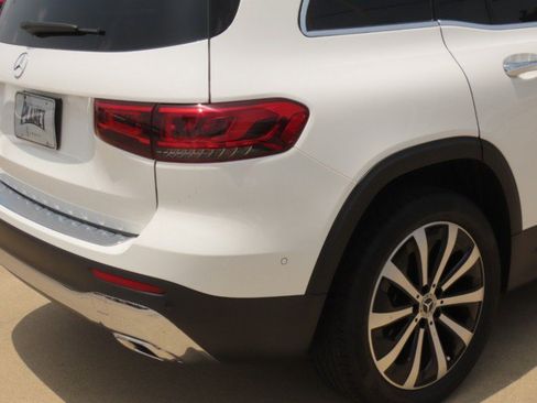 Used 2023 Mercedes-Benz GLB 250 image 10