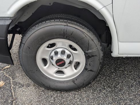 New 2025 GMC Savana 2500 Extended w/ Driver Convenience Package image 27