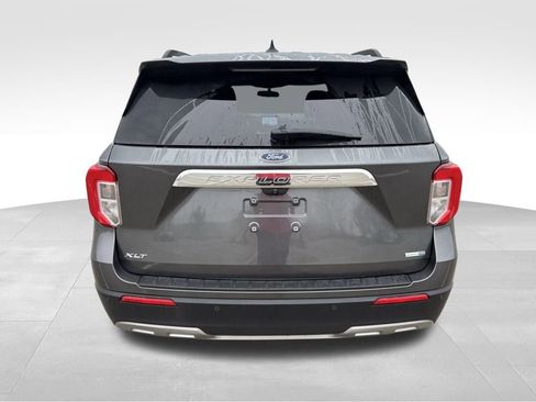 Used 2020 Ford Explorer XLT w/ Equipment Group 202A image 5