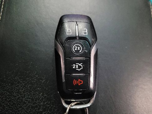 Used 2016 Ford Explorer Platinum AWD/4WD image 32