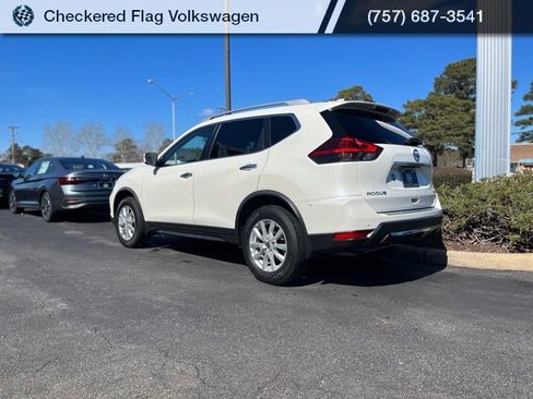 Used 2019 Nissan Rogue SV image 6