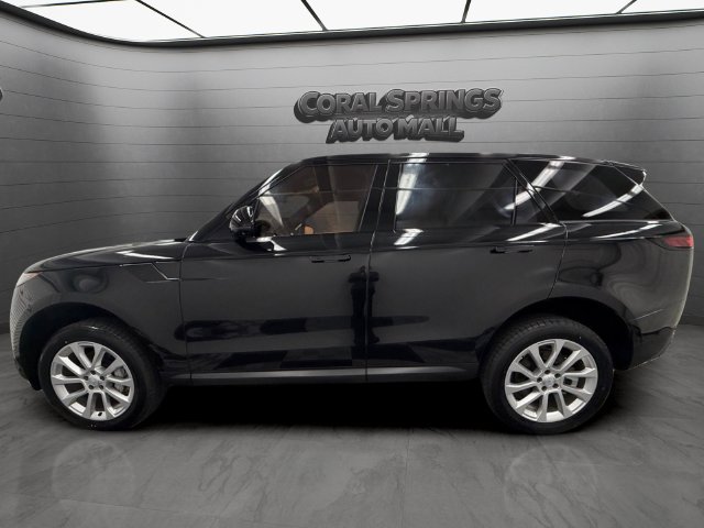 Used 2025 Land Rover Range Rover Sport SE AWD/4WD image 4