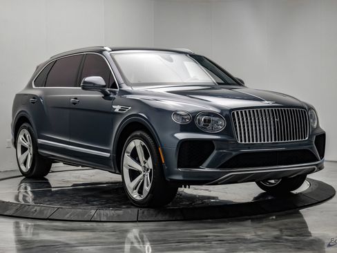 Used 2023 Bentley Bentayga Extended Wheelbase AWD/4WD image 22