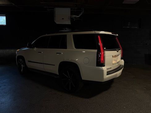 Used 2015 Cadillac Escalade Luxury AWD/4WD image 3