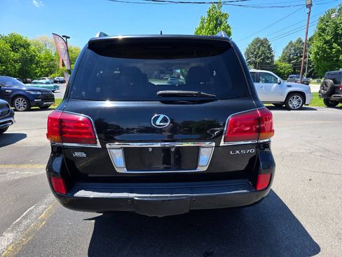 Used 2011 Lexus LX 570 4WD image 4