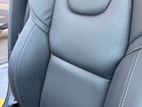 Used 2023 Volvo XC60 B5 Ultimate w/ Climate Package image 30