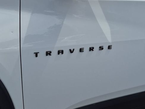 Used 2022 Chevrolet Traverse RS w/ LPO, Floor Liner Package AWD/4WD image 35
