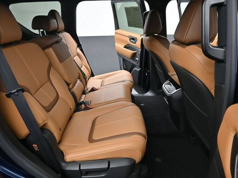 Used 2025 Nissan Armada SL AWD/4WD image 33