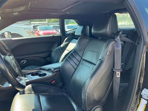 Used 2016 Dodge Challenger SRT w/ Technology Group RWD image 9