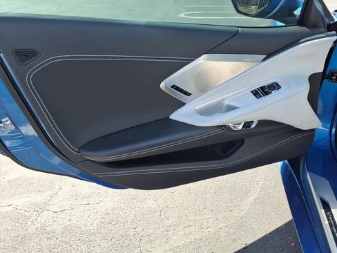 Used 2022 Chevrolet Corvette Stingray Premium Cpe w/ Z51 Performance Package RWD image 18