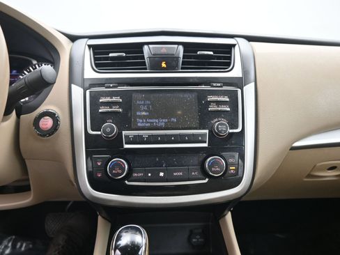 Used 2018 Nissan Altima 2.5 SV image 12