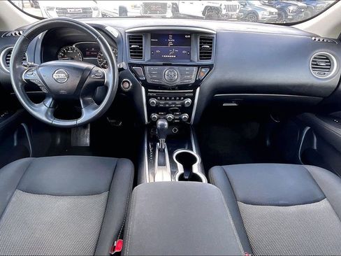 Used 2017 Nissan Pathfinder SV FWD image 7