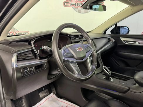 Used 2017 Cadillac XT5 Luxury w/ Driver Awareness Package FWD image 10