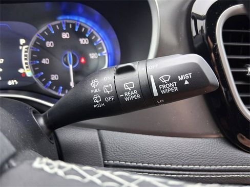 Used 2026 Chrysler Pacifica Select image 30