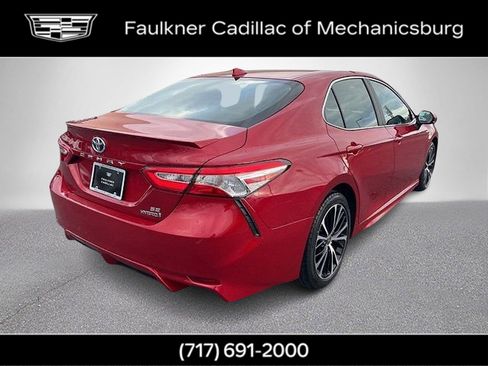Used 2020 Toyota Camry SE image 5