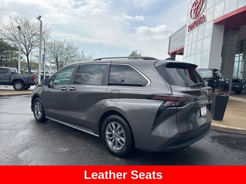 Used 2023 Toyota Sienna XLE image 6