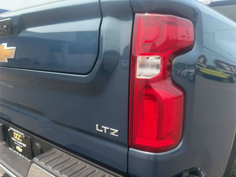 Used 2024 Chevrolet Silverado 2500 LTZ w/ LTZ Convenience Package AWD/4WD image 44