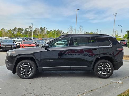 New 2026 Jeep Cherokee Laredo image 4