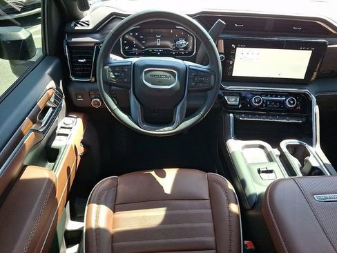 Used 2025 GMC Sierra 2500 Denali Ultimate AWD/4WD image 14