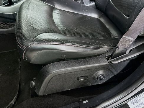 Used 2015 Dodge Journey R/T w/ Flexible Seating Group image 9