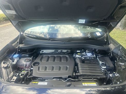 New 2025 Volkswagen Tiguan SE image 27