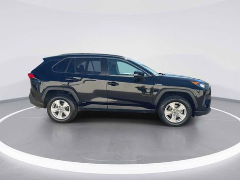 Certified 2021 Toyota RAV4 LE AWD/4WD image 9