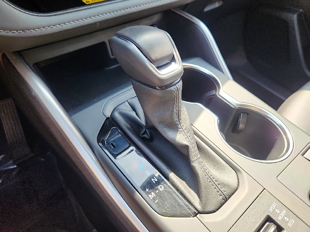 Certified 2025 Toyota Highlander XLE AWD/4WD image 18