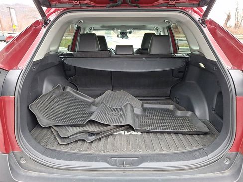 Used 2022 Toyota RAV4 XLE Premium image 30