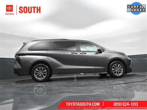 Used 2023 Toyota Sienna XLE image 46