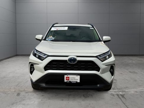 Certified 2022 Toyota RAV4 XLE Premium AWD/4WD image 8