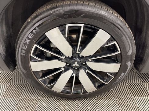 Used 2025 Mitsubishi Outlander SE image 34