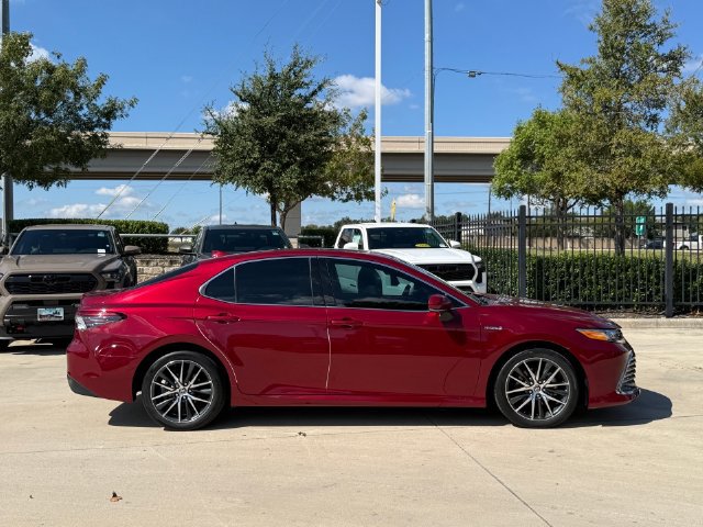 Used 2021 Toyota Camry XLE w/ Navigation Upgrade Package FWD image 5
