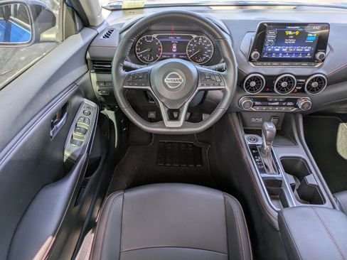Used 2022 Nissan Sentra SR w/ SR Premium Package FWD image 12