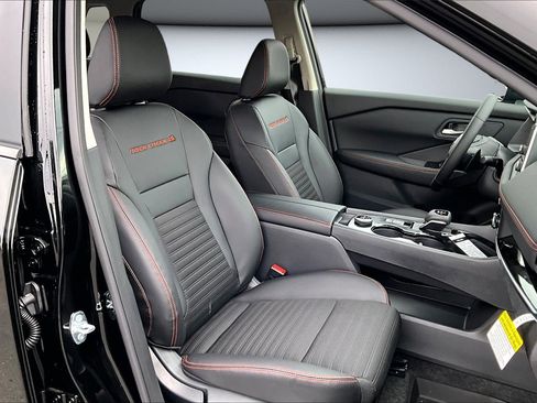 New 2026 Nissan Rogue SV AWD/4WD image 10