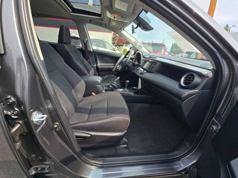 Used 2017 Toyota RAV4 XLE image 11
