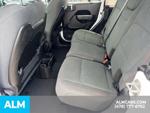 Used 2025 Jeep Wrangler Unlimited Rubicon AWD/4WD image 24
