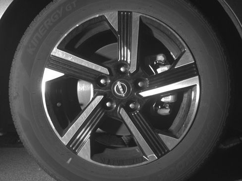 Used 2025 Nissan Sentra SV image 13